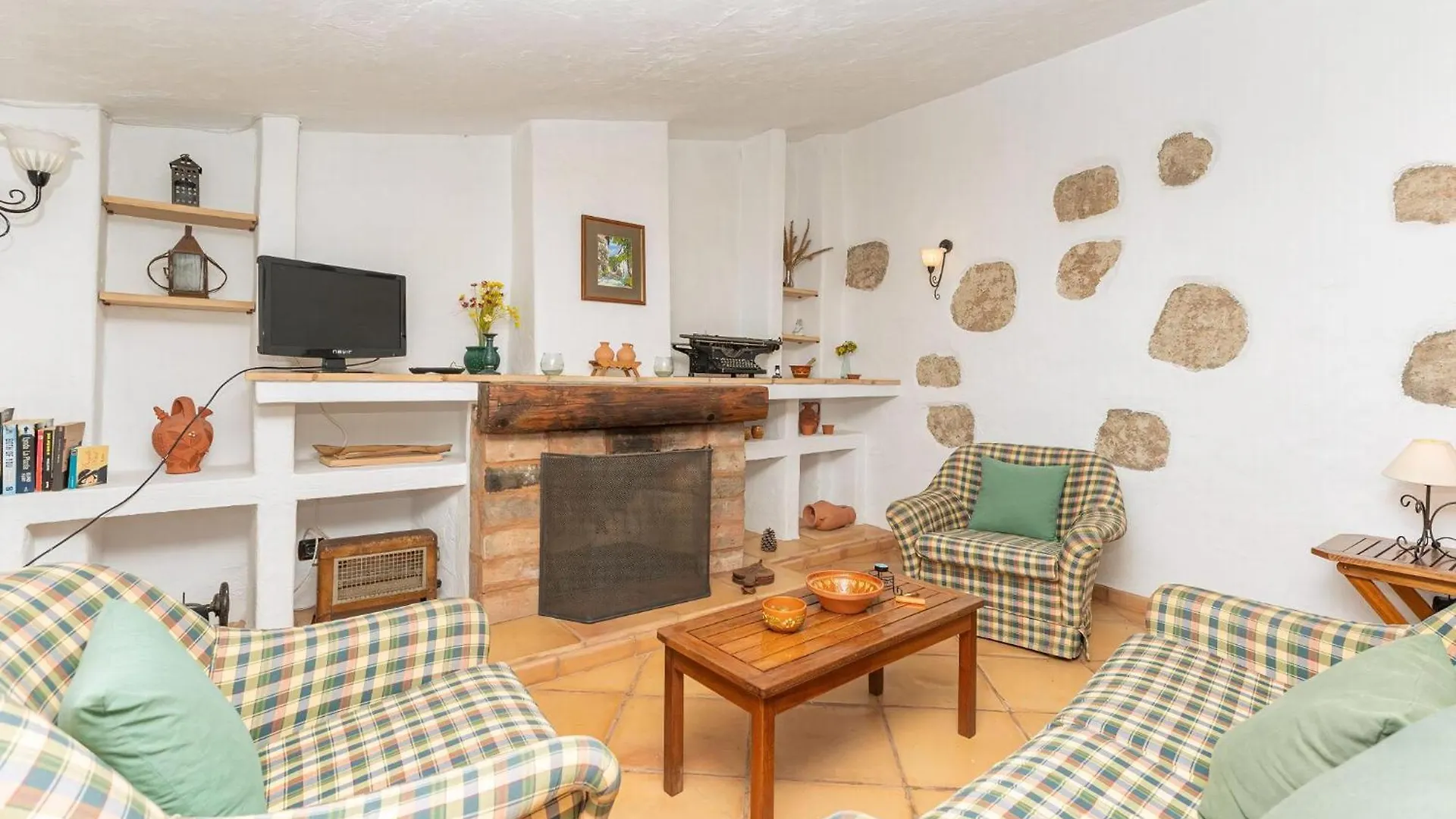 Geraeumiges Ferienhaus Casa Verde Fuer Zwei Personen Charco del Pino Holiday home